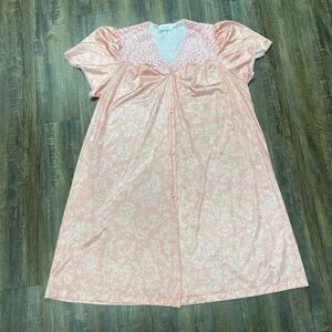Vanity Fair Pink Satin Robe with Lace‎ Trim Pocket Size L Grandma Core Vintage